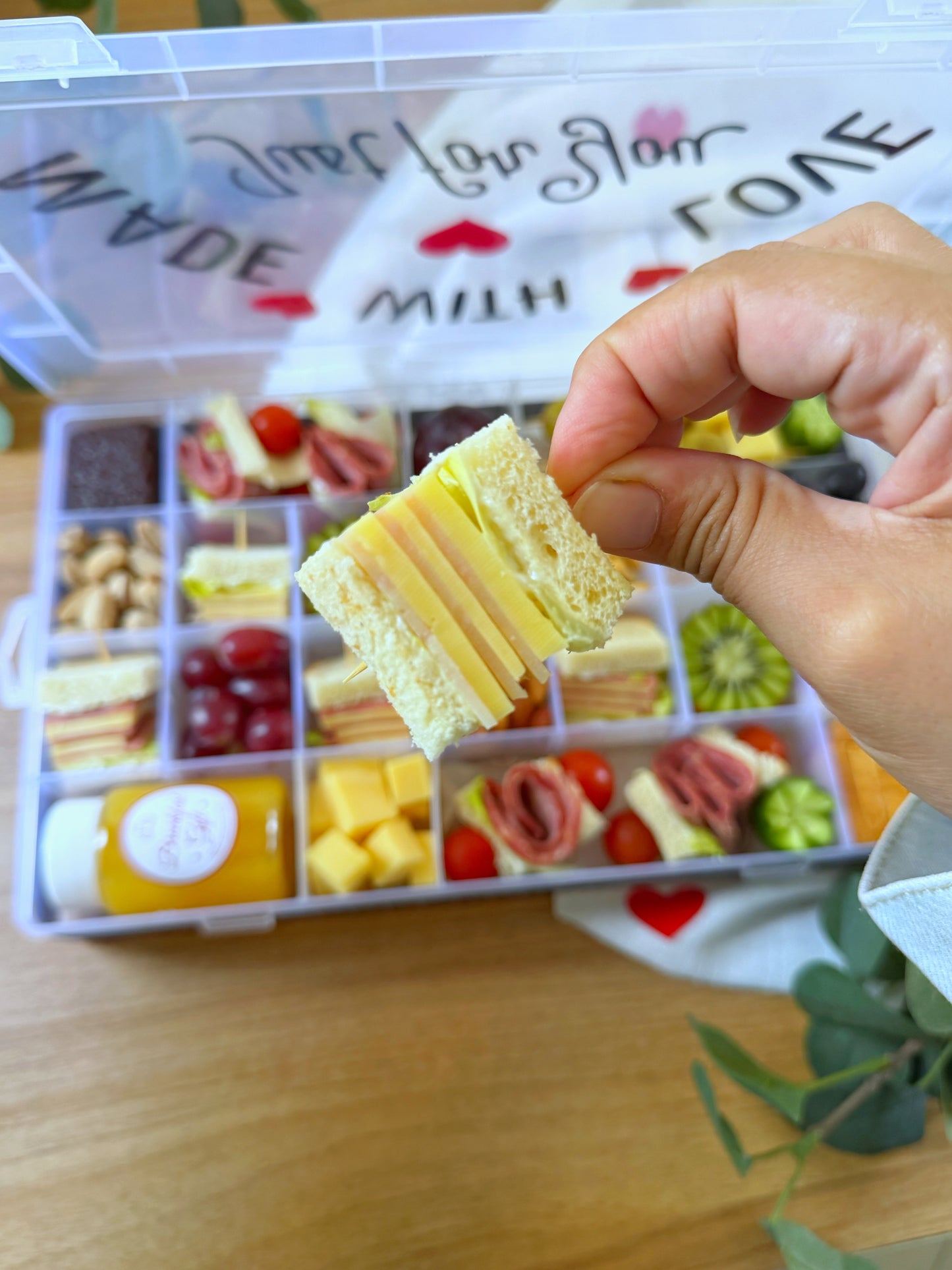Rise & Bite Box