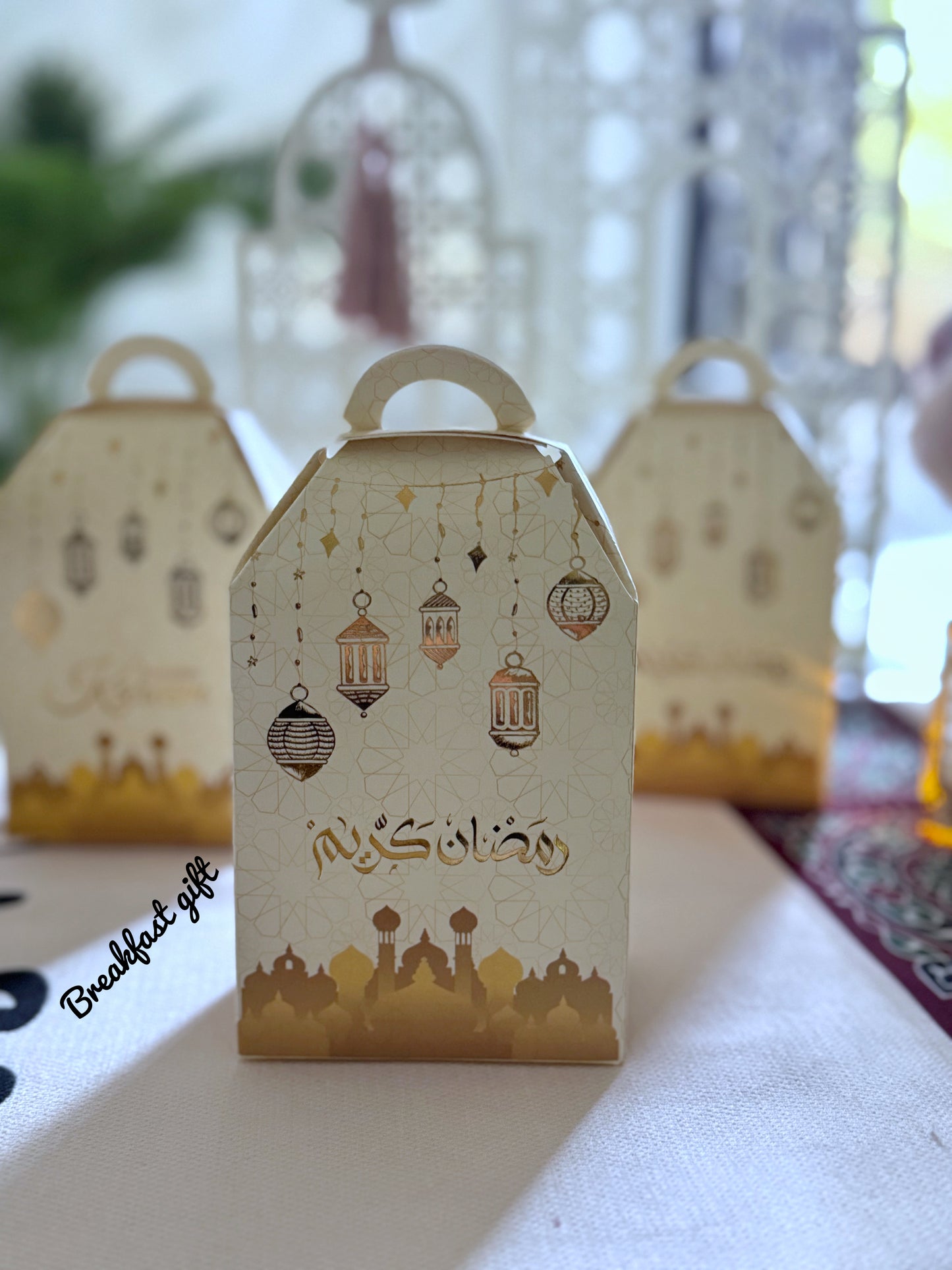 توزيعات الفانوس الذهبي الفاخره