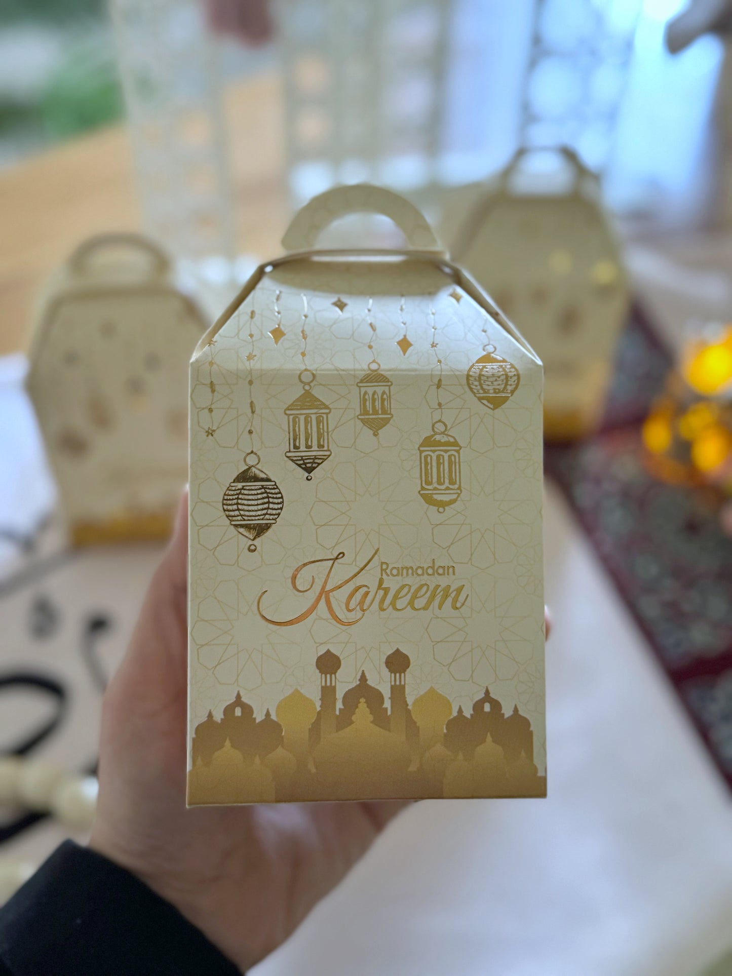 توزيعات الفانوس الذهبي الفاخره