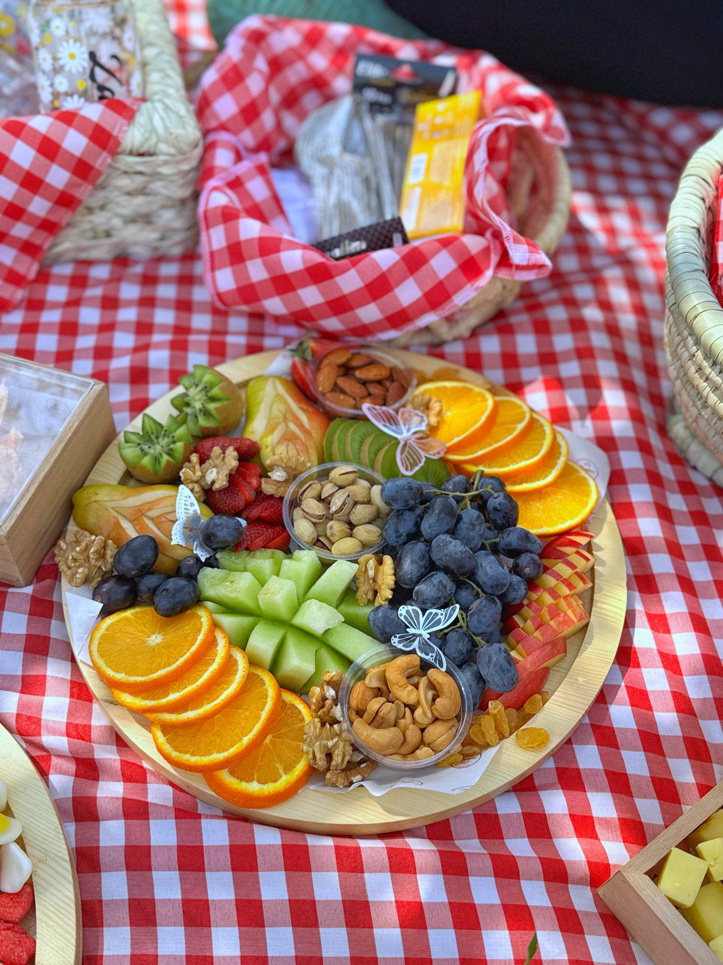 🍓 Picnic Fresh Fruit Tray