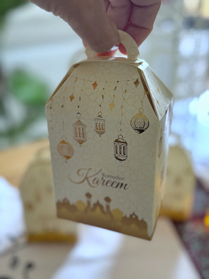 توزيعات الفانوس الذهبي الفاخره