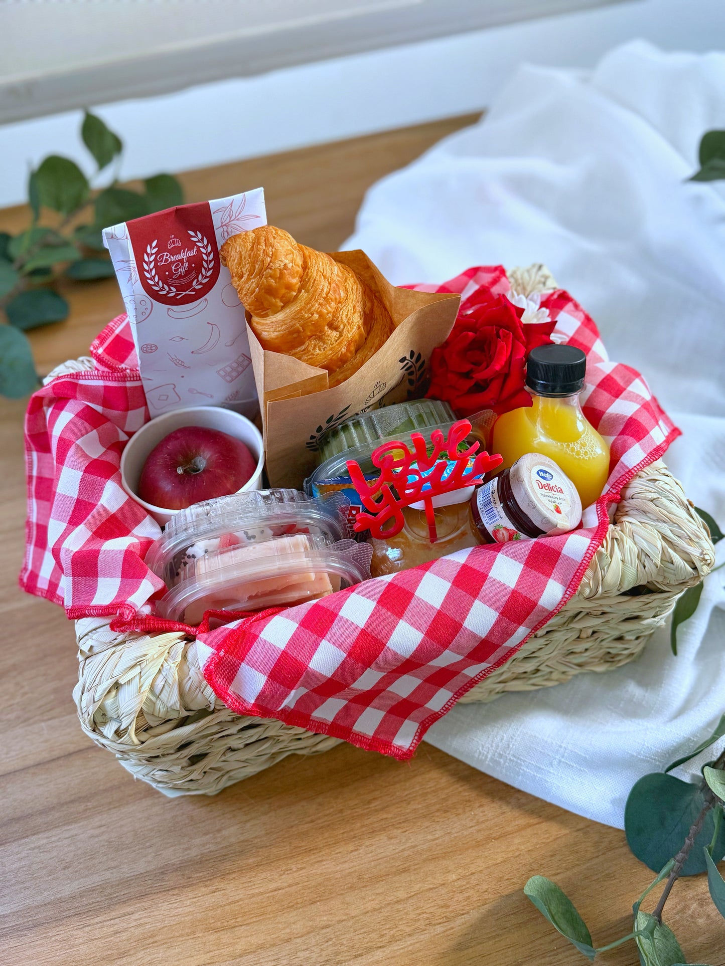 Breakfast Basket & Vase Flowers