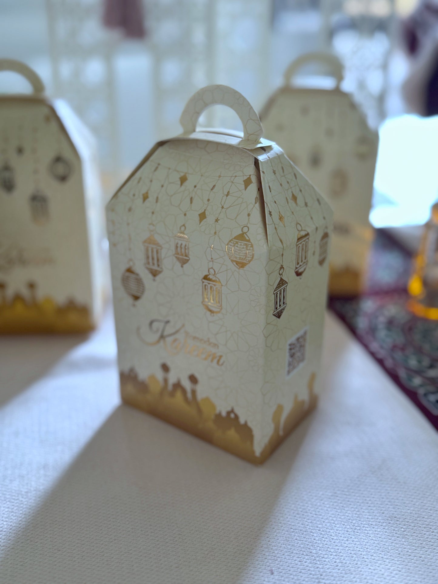 توزيعات الفانوس الذهبي الفاخره