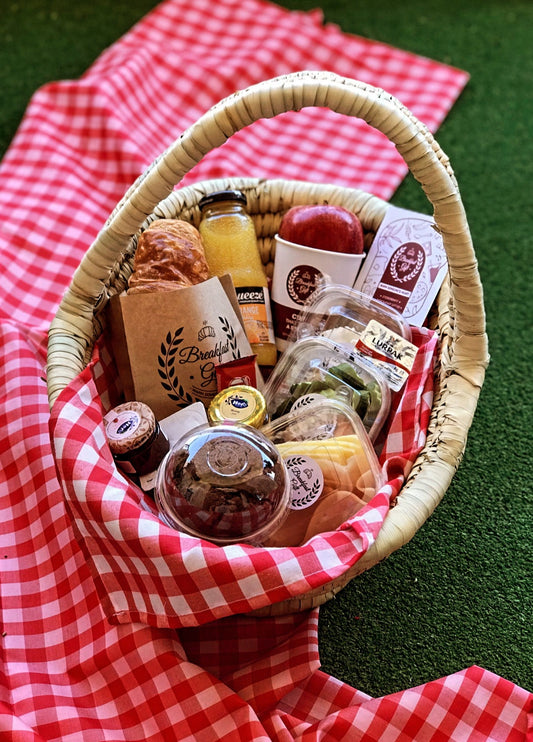 Basic Breakfast in a basket (1 person)