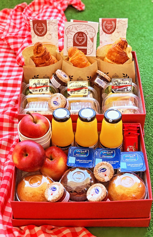 Basic Breakfast in a box (3 persons)